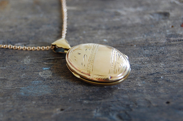 'locket' necklace | bronze