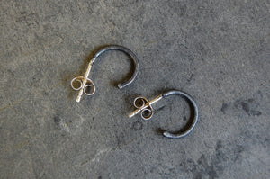 c-hoop earrings | 925 oxidized silver