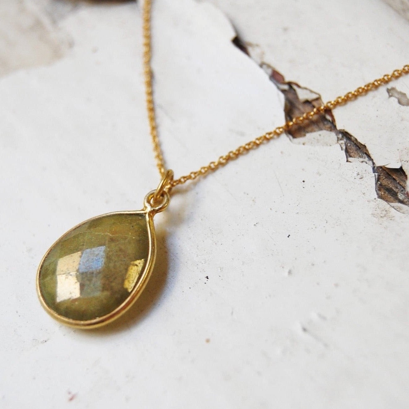 labradorite | stone pendant necklace | 24k gold-plated