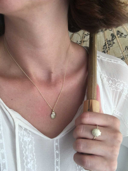 'shell & pearl' necklace | 24k gold-plated