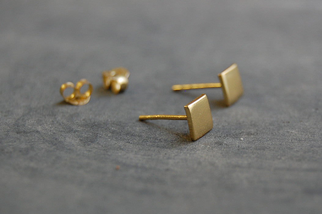 square earstuds | 24k gold-plated
