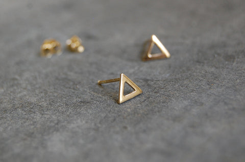 triangle earstuds | 24k gold-plated