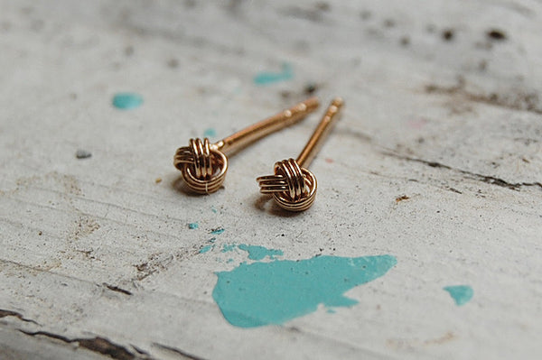 knot earstuds | 24k gold-plated